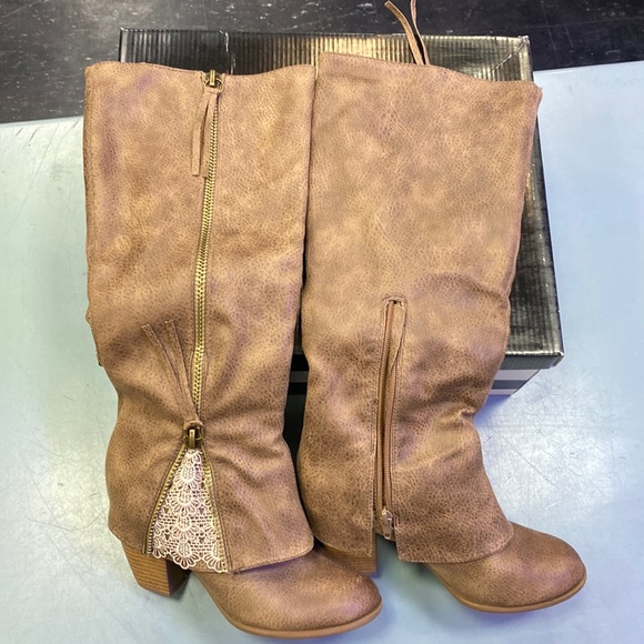 Dress delicate and feminine boots Not Rated  color Taupe (not original box) - Picture 1 of 4